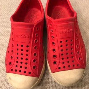 Size 8 red toddler natives